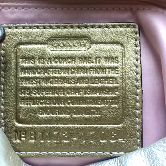 Coach Audrey Shoulder or Crossbody Rare in Excellent Condition Like New - Picture 8 of 10